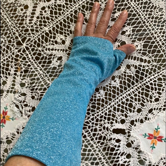 Accessories - 1970’s Sky Blue Lurex Gloves